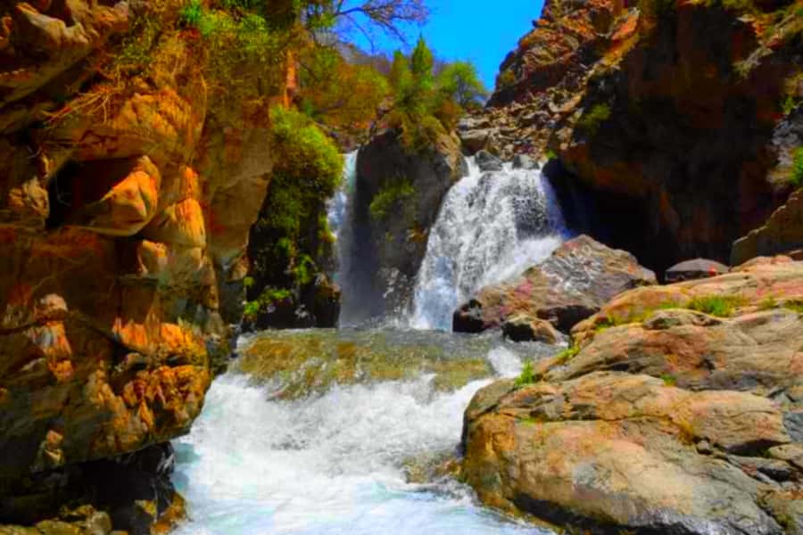 2 Days Desert Agafay and Atlas Mountains Trek From Marrakech - Who should book this two-day trip?
