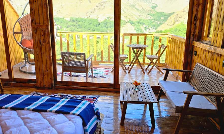 2 Days Desert Agafay and Atlas Mountains Trek From Marrakech - Lunch and dinner in the mountains