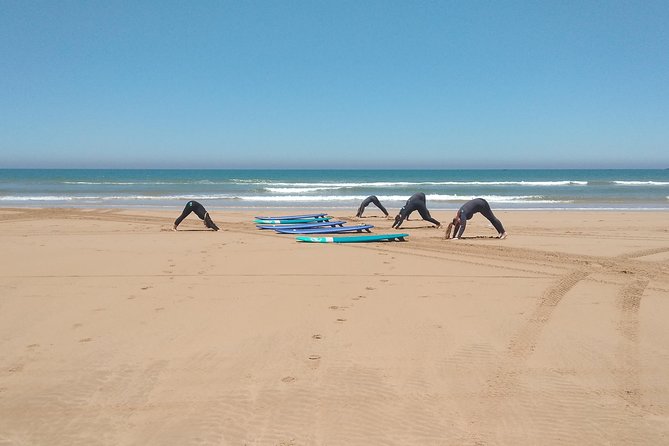 2h surfing in uncrowded spots - Why the quiet beach matters for a first lesson