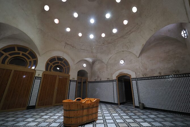 5-Hour Private Walking Tour of the Medina in Fez - Passing through Bab Boujloud