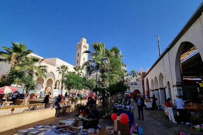 Agadir Guided old medina Tour With Hotel Transfer - The mosque stop and Moroccan architecture