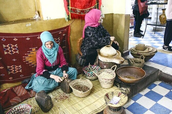 Agadir Guided old medina Tour With Hotel Transfer - One hour inside Souk El Had