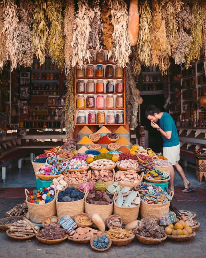 Agadir: Taroudant Oasis and Tiout Day Trip with Lunch Option - Tiout Oasis and its hilltop kasbah