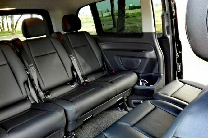 Amazing airport pickup/ drop off in Casablanca/ safe&easy - A calm first hour in Casablanca
