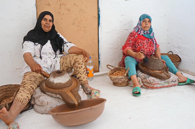 Argan Forest, tea time at a Berbers family & Visit of an Argan cooperative. - What the guides add to the experience