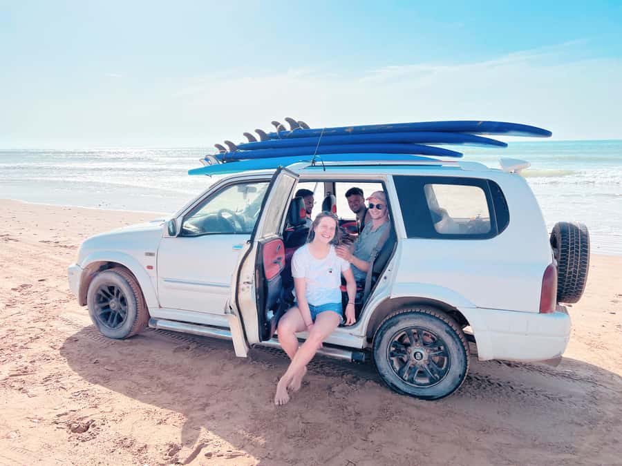 Beginners friendly surf in nice spots - Meeting at Bab Marrakech in Essaouira