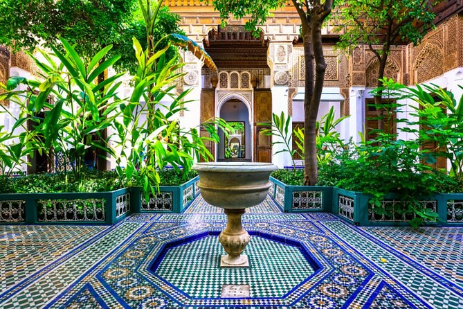 Casablanca 1-Day Layover Private Tour and Authentic Moroccan Bath - Mohammed V Square, United Nations Square, and the Central Market