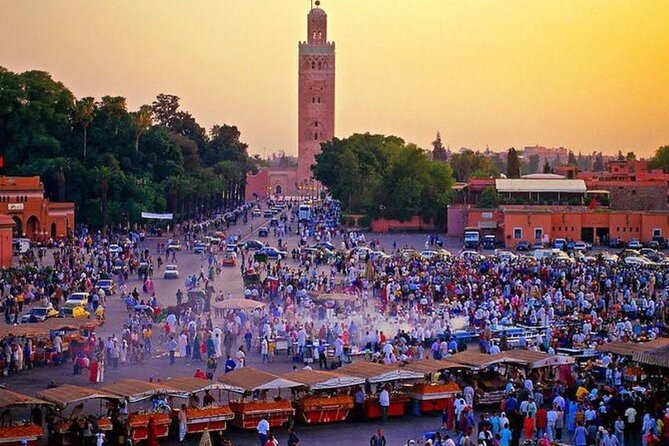 Casablanca 1-Day Layover Private Tour and Authentic Moroccan Bath - Souks, souvenirs, Twin Center, and Ain Diab