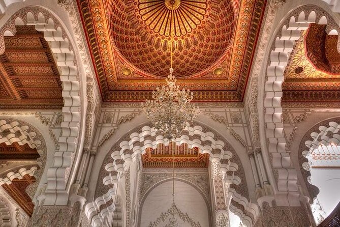 Casablanca City Tour: Hassan II Mosque, Arab League Park & Sights - Rick’s Café, film fame, and a quick photo stop