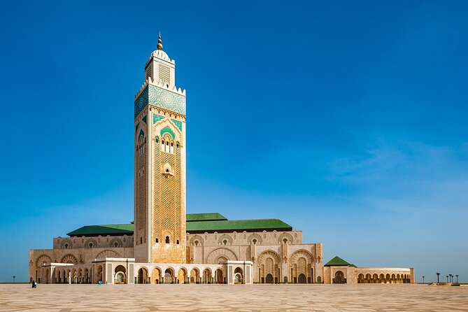 Casablanca City Tour: Hassan II Mosque, Medina & Hidden Gems - Rick’s Café brings a touch of movie nostalgia