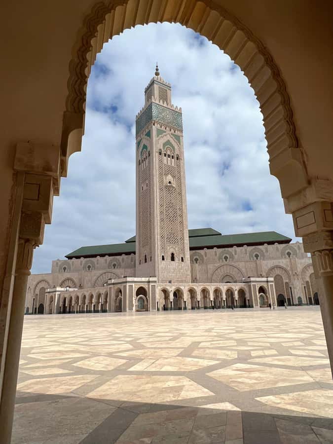 Casablanca day trip from the cruise ship passenger. - Hassan II Mosque and the Atlantic