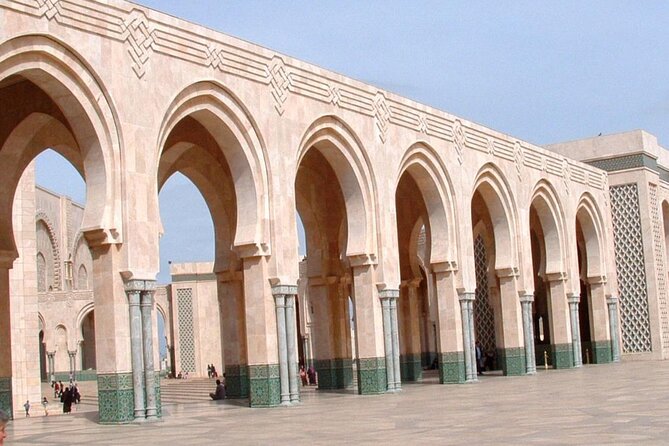 Casablanca Guided Tour with professional guide and lux vehicle - Central Market and everyday Casablanca