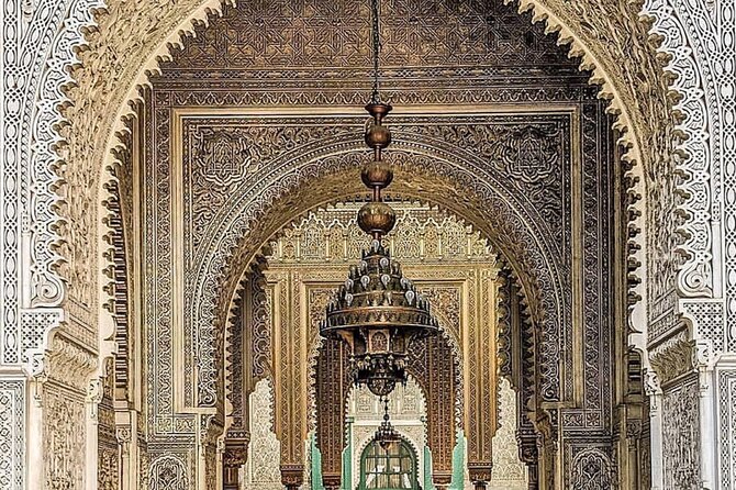 Casablanca: Hassan II Mosque & City Highlights Tour - Habbous, tea, and a slower pause