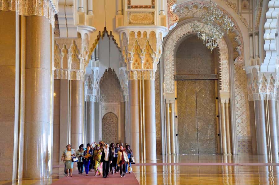 Casablanca: Layover Sightseeing Tour with Airport Transfer - Central Market is the most everyday stop