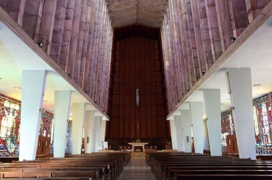 Casablanca: Layover Sightseeing Tour with Airport Transfer - Notre Dame de Lourdes adds a surprising contrast