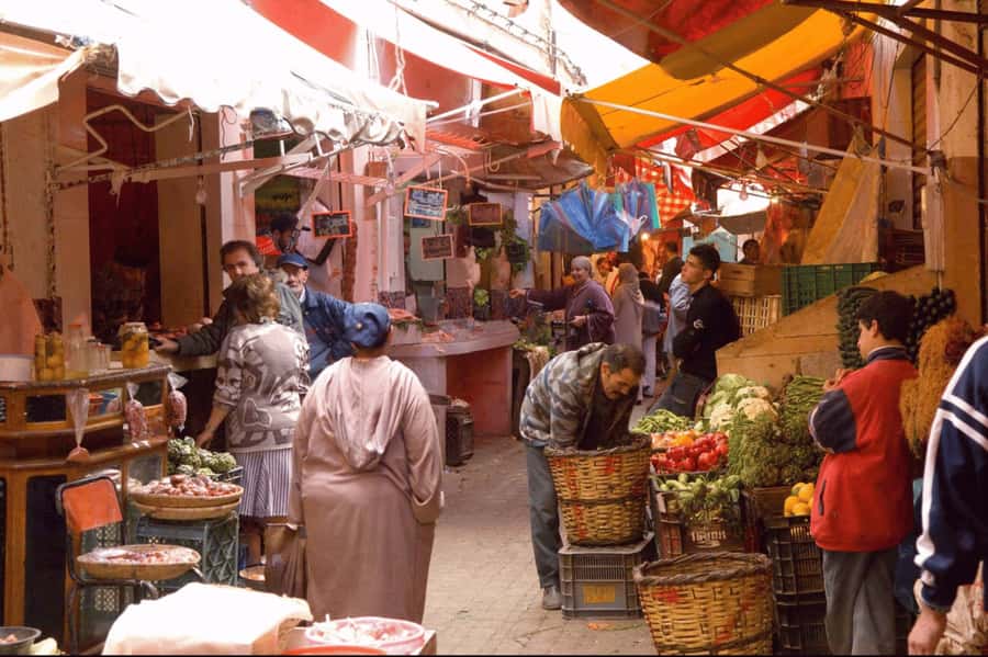Casablanca: Private Guided Tour with Hassan II Mosque Ticket - Habbous for tea, crafts, and a slower stop