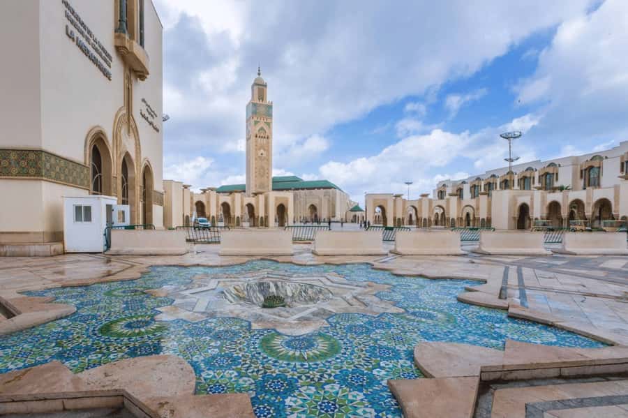 Casablanca: Private Guided Tour with Hassan II Mosque Ticket - Markets, street food, and the last shopping stop
