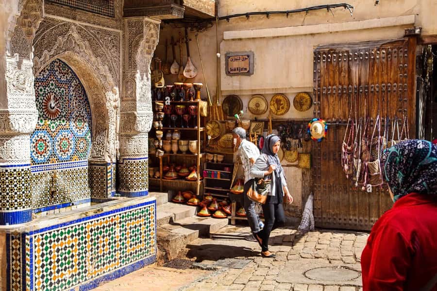 Casablanca to Fez: Scenic & Historical Day Trip with Lunch - Meeting Fez at Kairaouine University