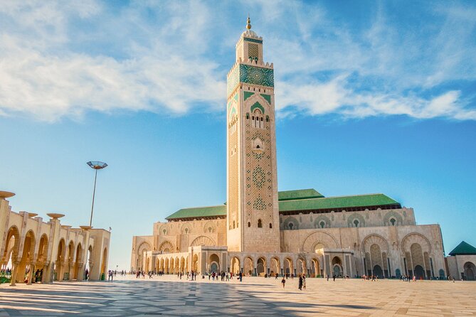 Casablanca Tour : Casablanca City Guided tour with lux vehicule - Rick’s Café and the film connection