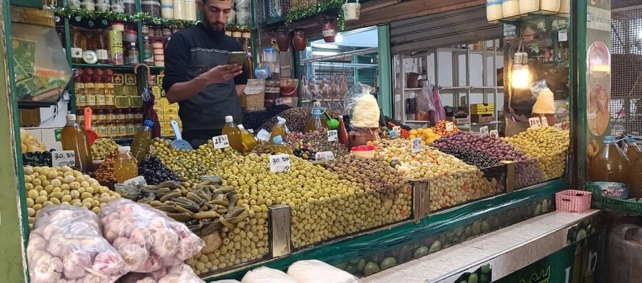 Casablanca: Traditional Souks Shopping Private Tour - Rugs, textiles, and the hard part of shopping