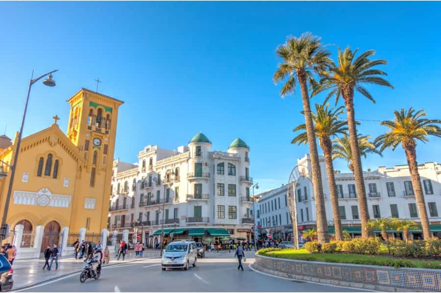 Chefchaouen & Tetouan: Day Trip from Tangier - Transport, group size, and the shared versus private choice