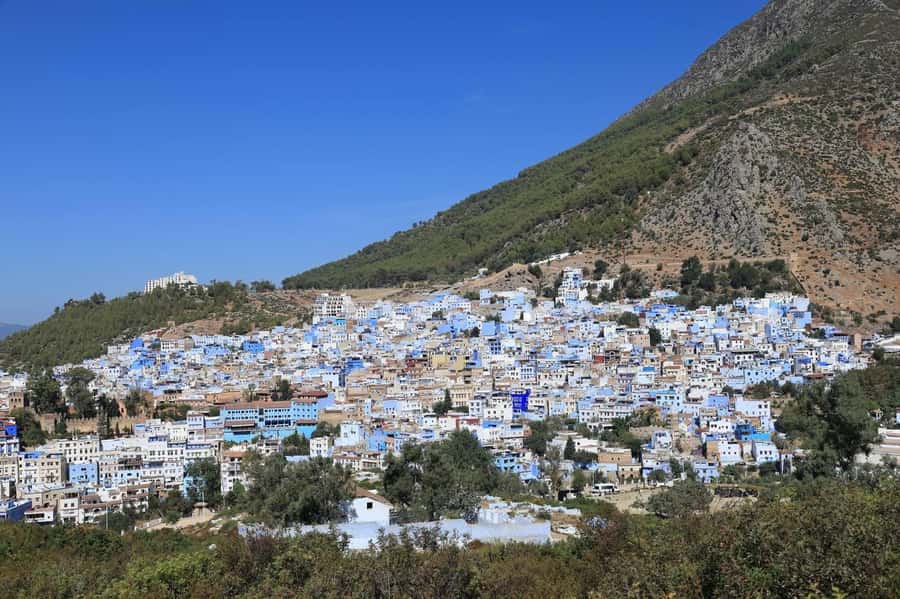 Chefchaouen tour guide - Starting at Bab Souk and entering the blue Medina