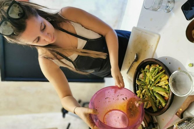 Cooking class with Chef Najla - Choosing vegetables, chicken, and spices nearby