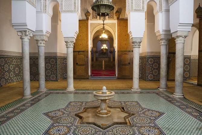Day trip from Fes to Volubilis Moulay Idriss & Meknes - What the driver-only format means