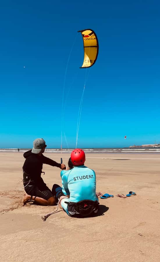 Essaouira: 2-hour kitesurfing lesson (all levels) - Starting at the Essaouira surf school