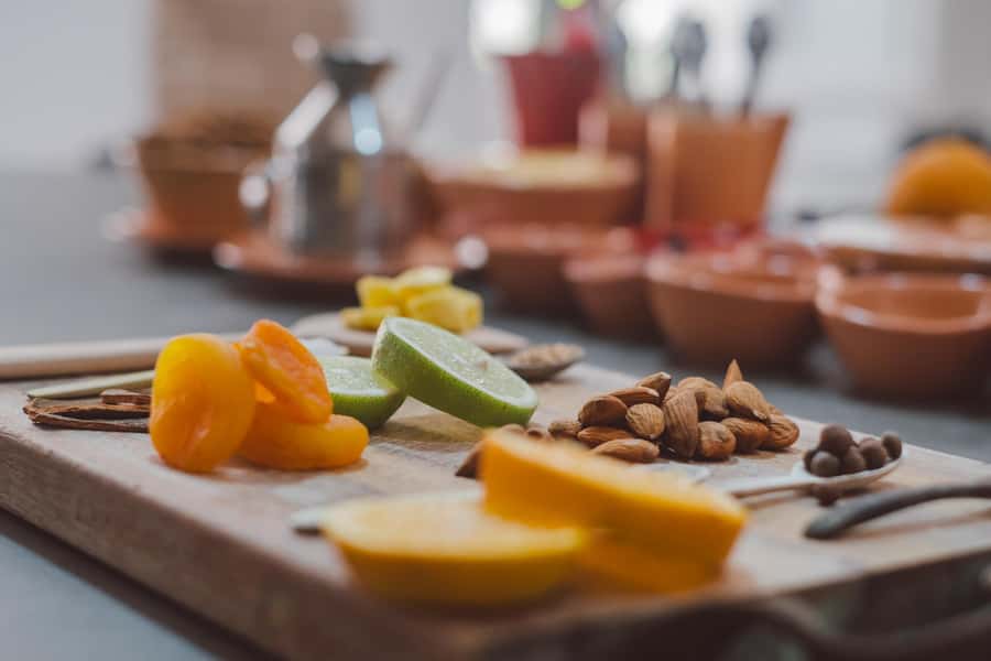 Essaouira: Moroccan pastry workshop - Preparing dried-fruit and sesame cakes
