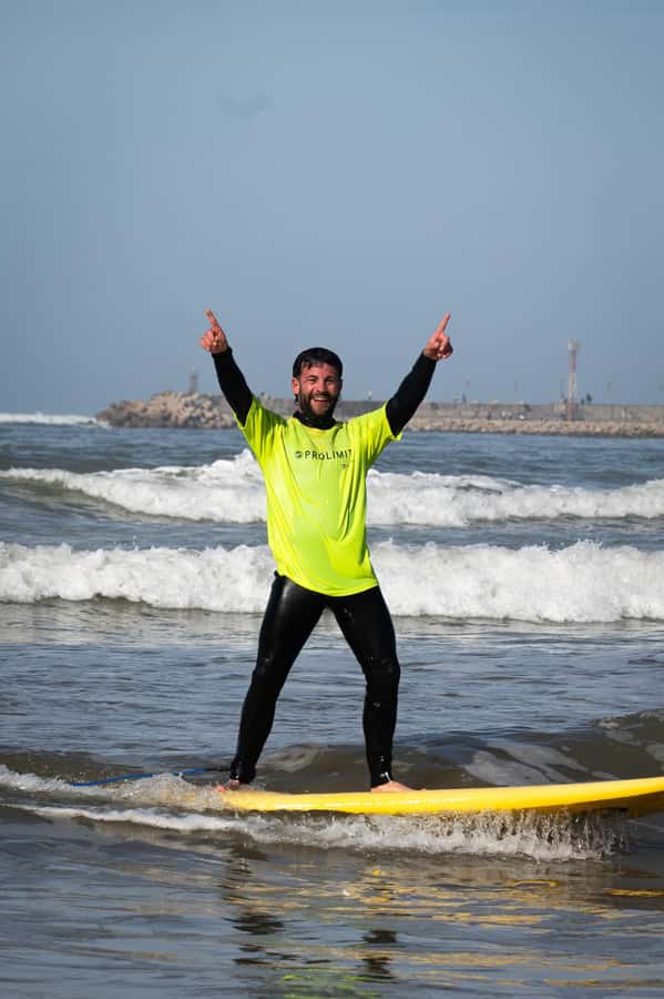 Essaouira: Surf Lesson with changing rooms & Hot showers - Equipment, changing rooms, and hot showers