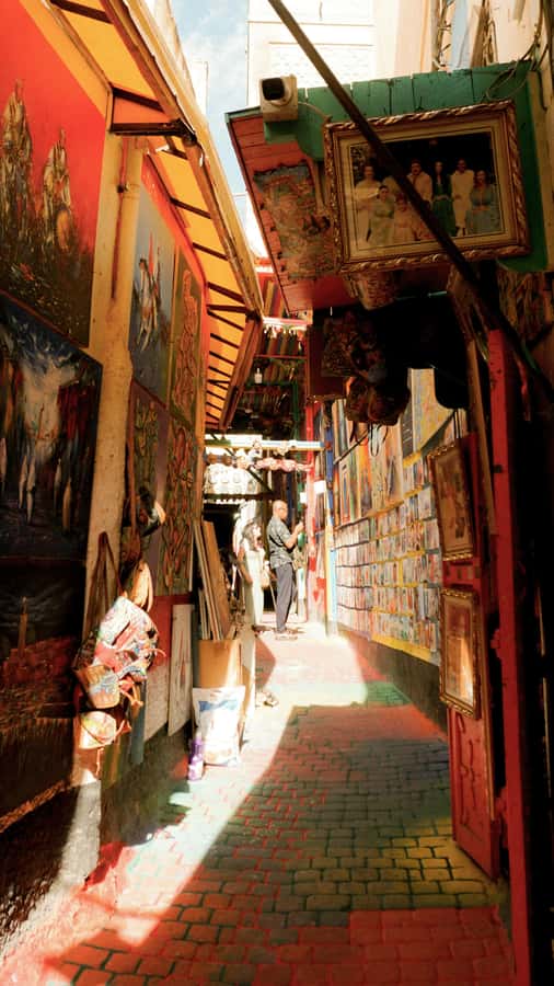 Fes: Royal Palace, Madrasa, Tannery & Souks and Medina Tour - Qarawiyyin and the heart of the old Medina