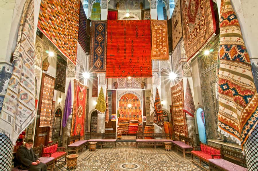 Fes: Royal Palace, Madrasa, Tannery & Souks and Medina Tour - Bab Boujloud and the final hour