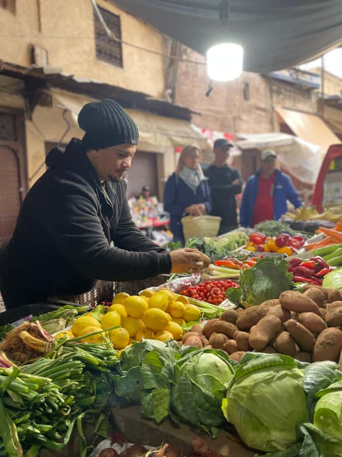 Fez: Souk Tour and Traditional Home Cooking Class - Finding Dar Sunrise in the old medina