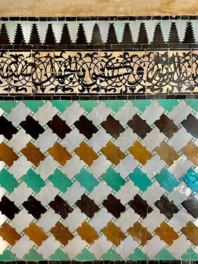 Friend tour guide to Fes Medina private walking tour - Monuments, schools, and religious facades