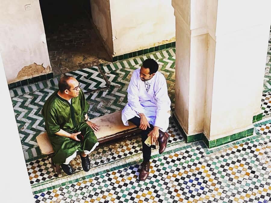 Friend tour guide to Fes Medina private walking tour - The value of meeting a guide who knows the community