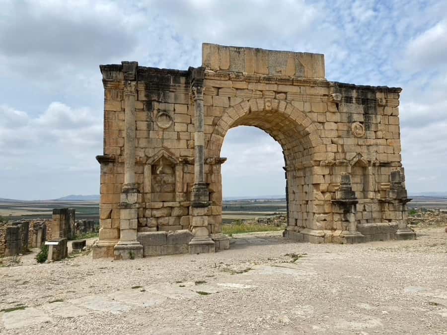 From Fes: Volubilis, Moulay Idriss, & Meknes Full-Day Trip - Timing, food, and comfort tips