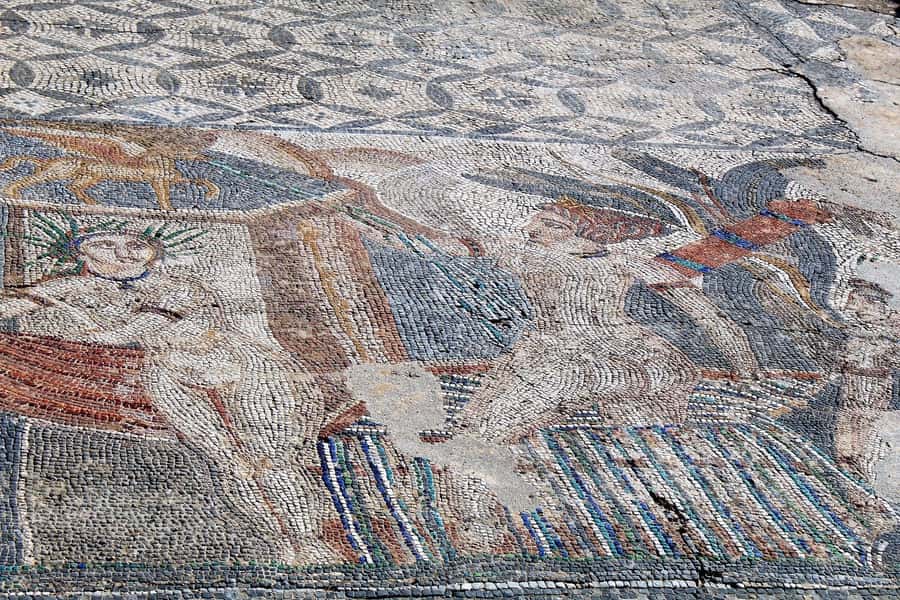 From Fez: Volubilis Moulay Idriss and Meknes Day Trip - Meknes: grand gates and a city under repair