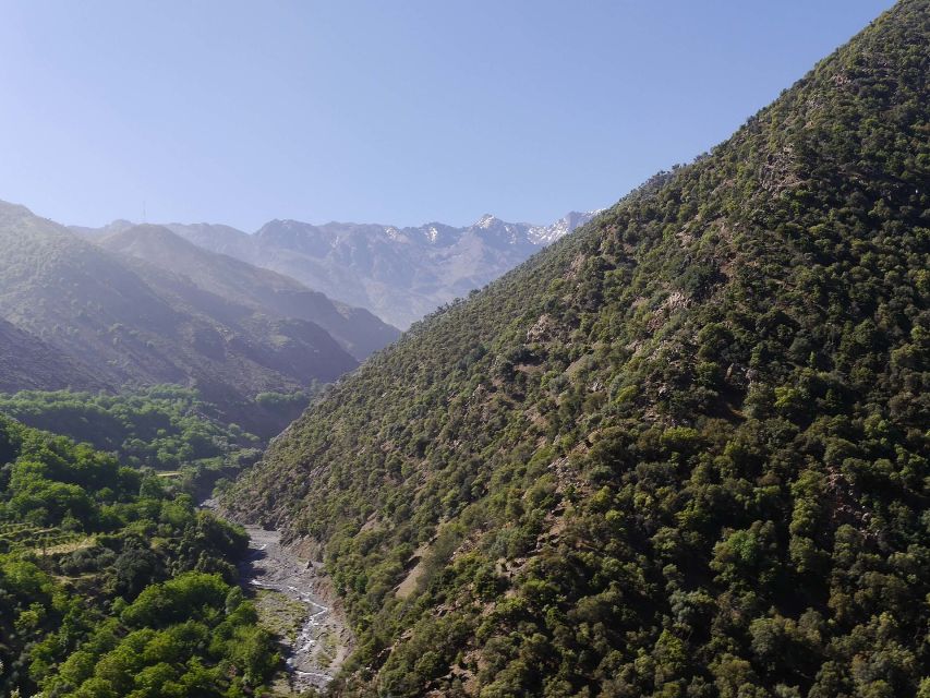 From Marrakech: Atlas Mountains 4-Day Hike with Hotels - Day 2: Following Imnane from Tachdirt to Imi Oughlad