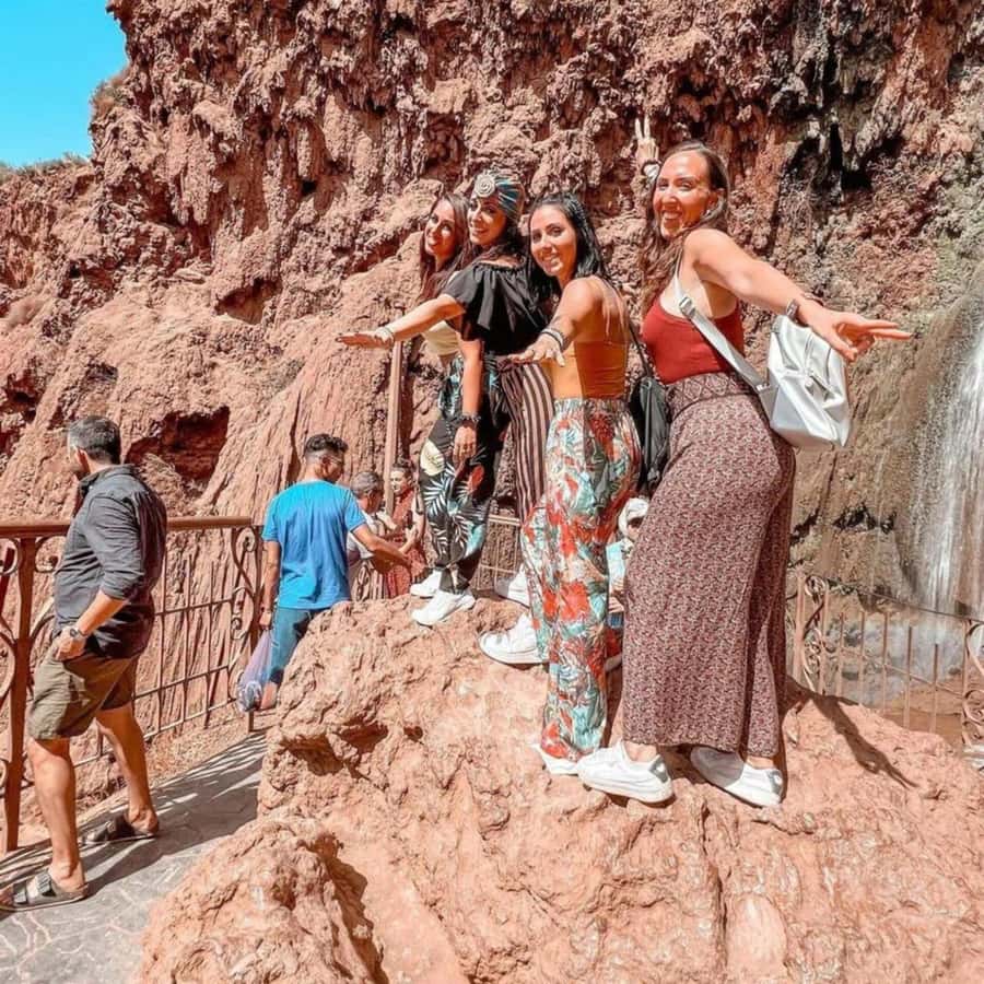 From Marrakech: Ouzoud Waterfalls Guided hike & boat Ride - Lunch with a view, but budget extra
