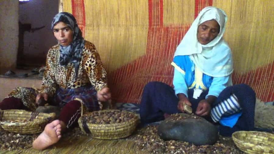 From Marrakesh: Essaouira Day Trip - Moulay Hassan Square and the taste of the town