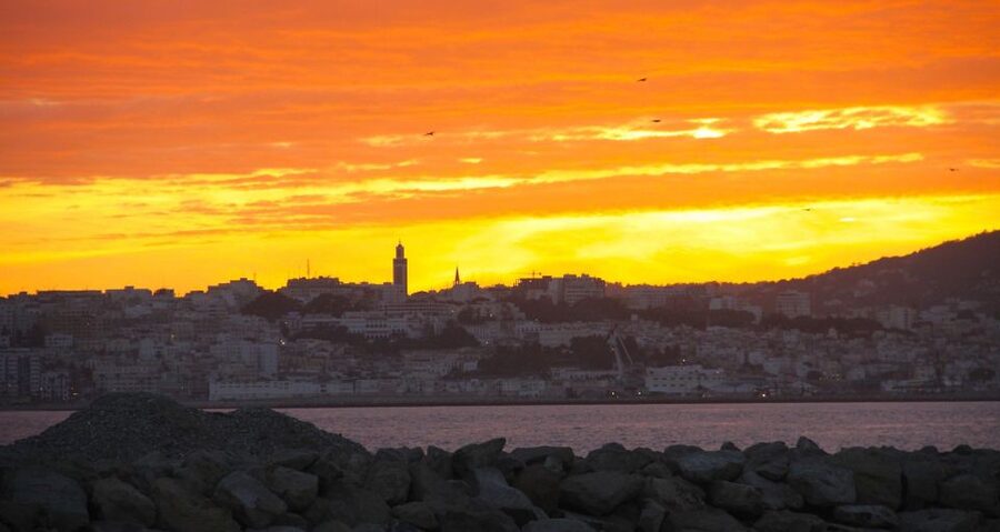 From Tarifa: Tangier Full-Day Trip with Lunch - Walking the old medina and Kasbah