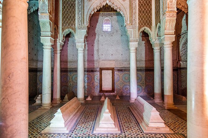 Full Day Marrakesh City Tour including Local Lunch - Jemaa el-Fnaa after the monuments