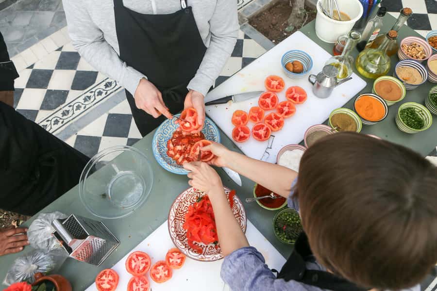 Marrakech: 3-Hour Open-Air Moroccan Cooking Course - The courtyard kitchen and the first lesson