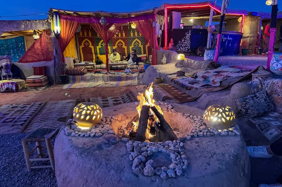 Marrakech: Agafay Desert Camel Ride with Dinner & Show - Music, dancing, and the fire show