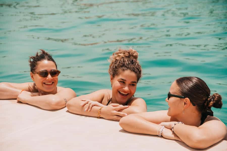 Marrakech: Agafay Desert Pool Day with Lunch & Transfer - A welcome drink before the pool