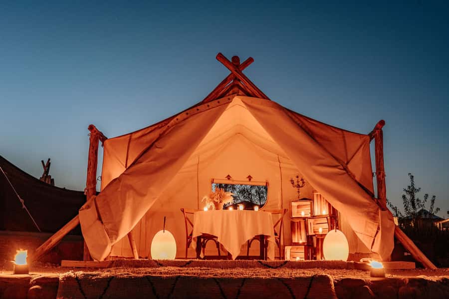 Marrakech: Agafay Desert Private Dinner w/ Music & Fire Show - Mint tea and your private tent at Inara Camp