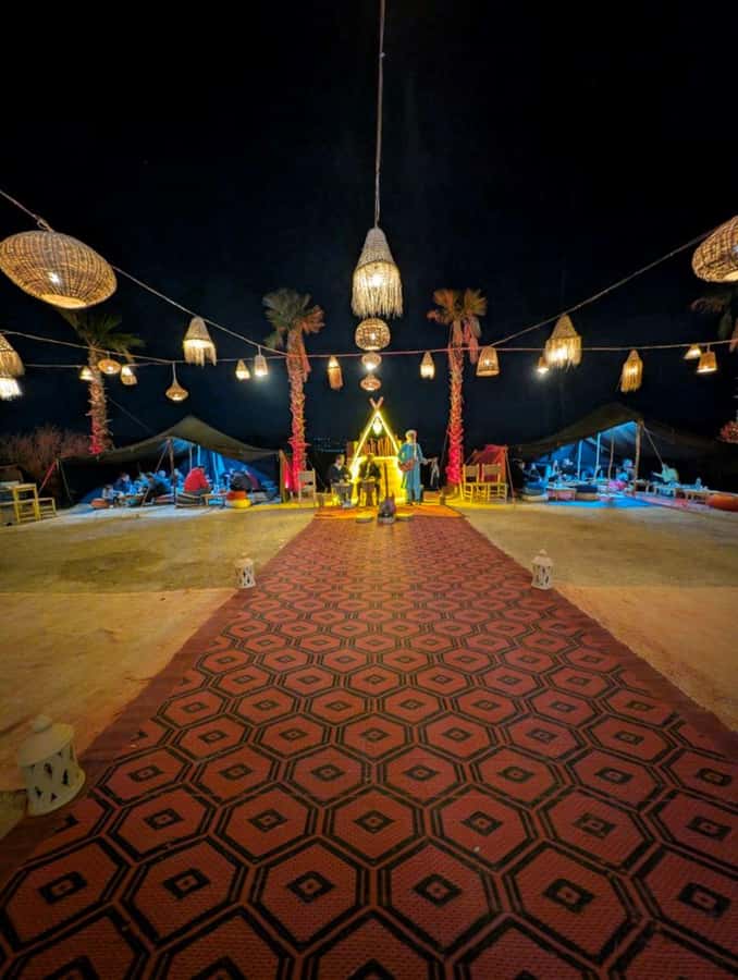 Marrakech: Agafay Desert Sunnet dinner with show - What makes this Agafay evening worth considering