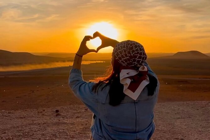 Marrakech: Agafay Desert Sunset, Camel Ride, and Dinner Show - Learning about argan oil with tea