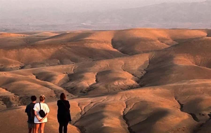 Marrakech : Agafay Desert Sunset Camel Ride & Luxury Dinner - What the Guide Adds to the Evening